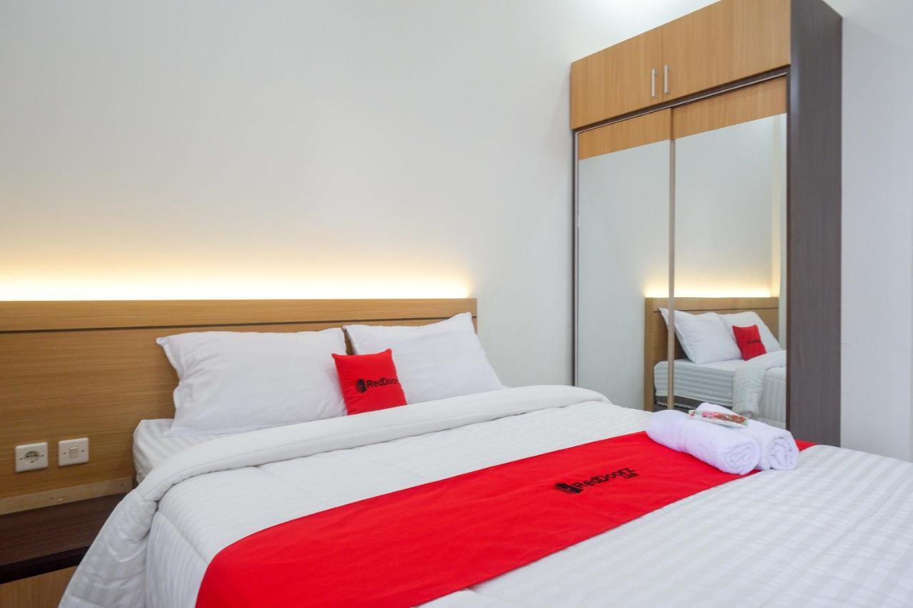 Reddoorz Near Terminal Tirtonadi 2 Hotel Surakarta  Bagian luar foto