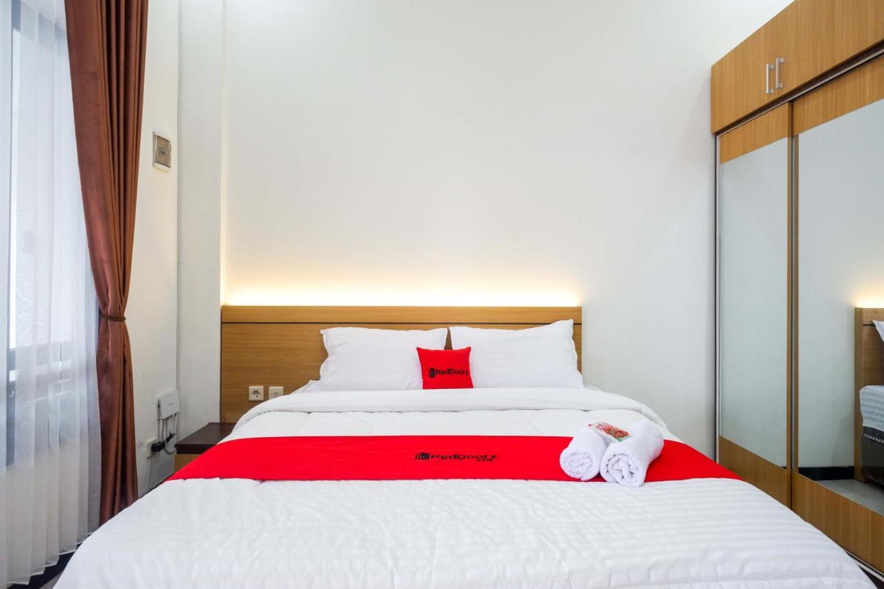 Reddoorz Near Terminal Tirtonadi 2 Hotel Surakarta  Bagian luar foto