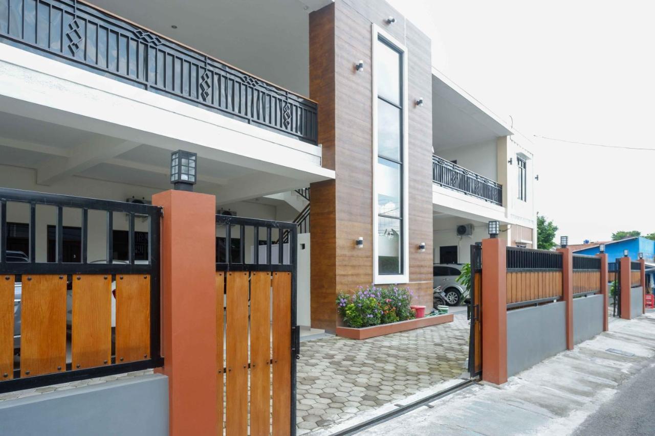 Reddoorz Near Terminal Tirtonadi 2 Hotel Surakarta  Bagian luar foto