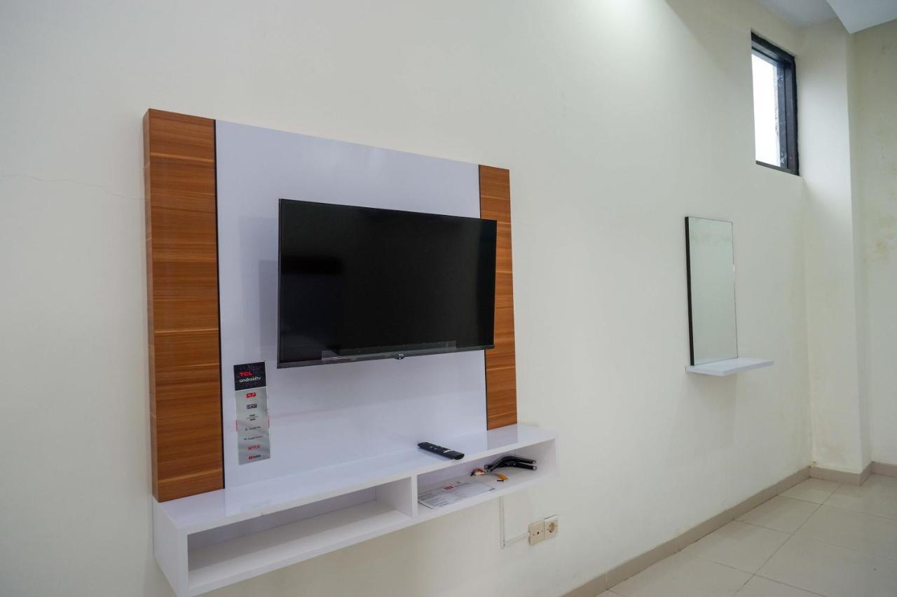 Reddoorz Near Terminal Tirtonadi 2 Hotel Surakarta  Bagian luar foto